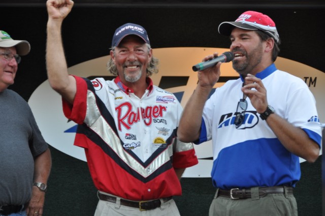 C6C50A5D-415D-4F59-A6B2-4298C1911CED