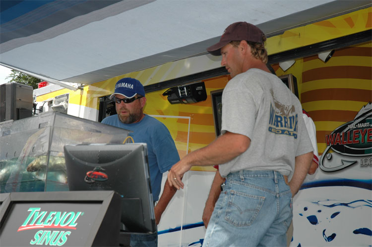 C745F292-09A9-4C81-98FD-3DDFAA8AB8AD