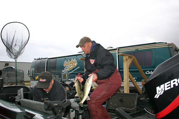 C74E9FFB-99BA-4418-85AB-D8F3582407D7