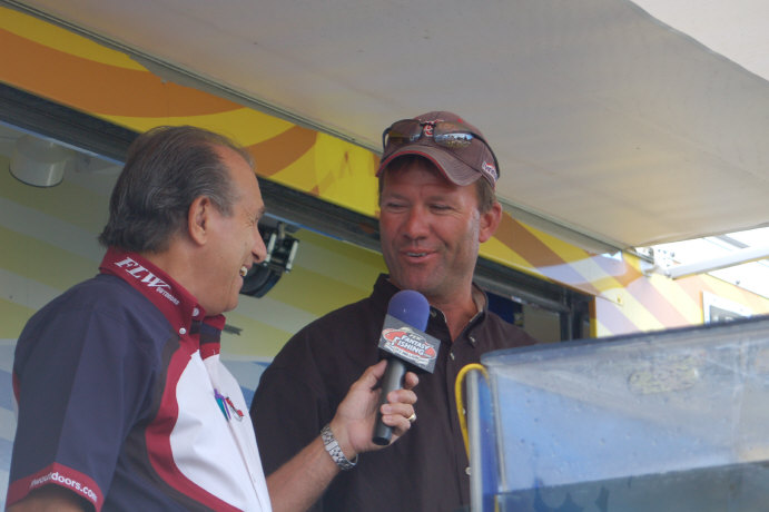 C76B40BC-2294-4F09-99E4-3106C749FFE6