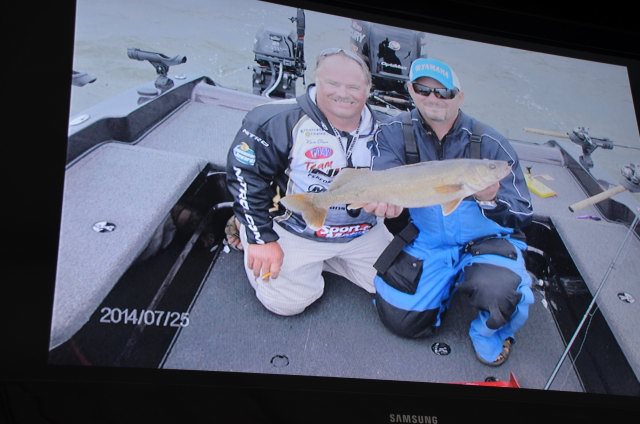 C7B54652-7004-48BB-9D46-F6D42271C616