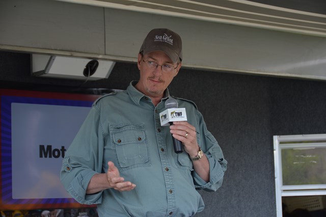 C804A9A5-68A2-4387-B8E0-ADA623A8AC18