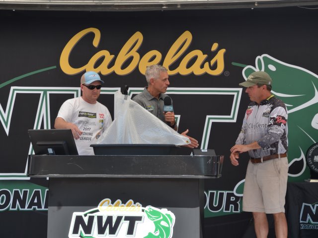 C82D7502-D25B-480B-BC75-40418BEF05CF