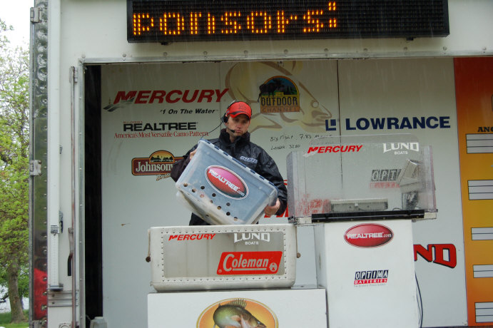 C927B2E8-1589-446E-A351-03E7449AE9F7