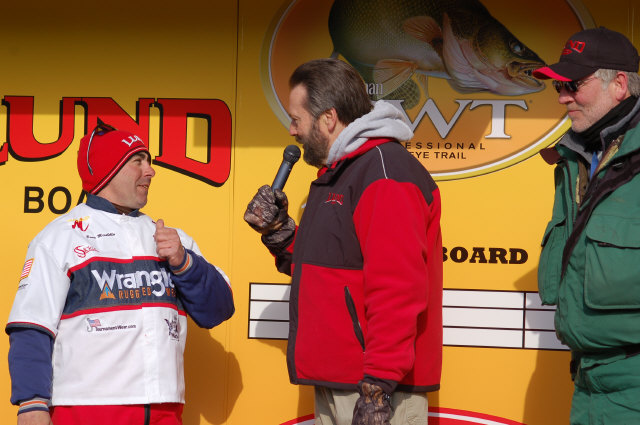 C92D5D93-304D-4370-A2E7-59FF441E789E