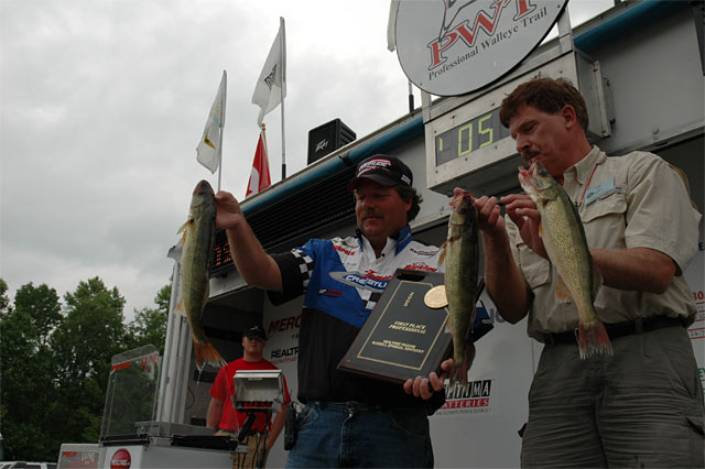 C9D7713A-CF85-4CC5-8D20-9566C3CA690C