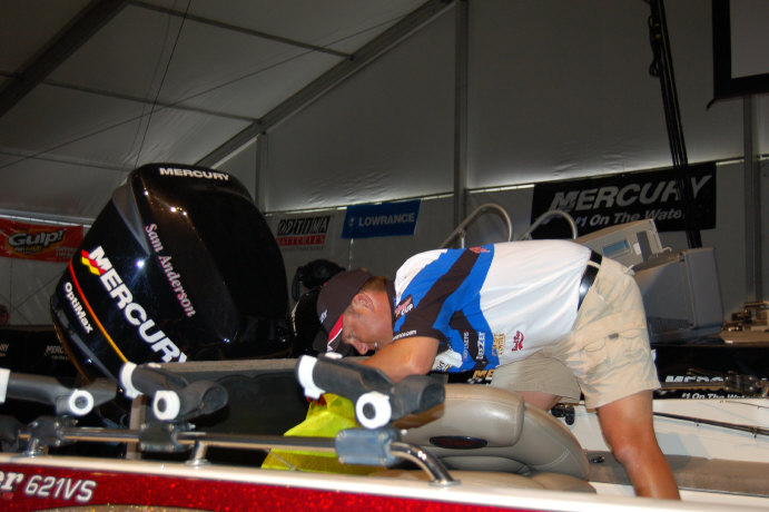 CA1550E0-AEC8-4DFD-950D-B472ECF320DA