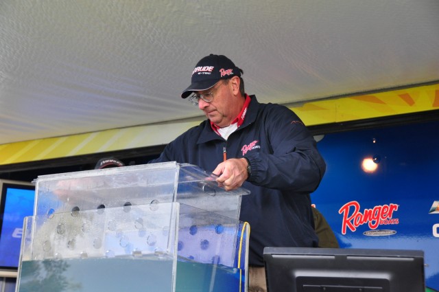 CA8147E2-F32F-49AA-95D0-9C37D8B16E14