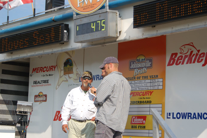 CA9940AC-EA01-49BC-81C5-C6B1C56833EF