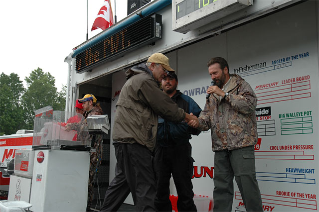 CAE7A51C-9DF0-4ABB-AB9B-C964F23CC94C