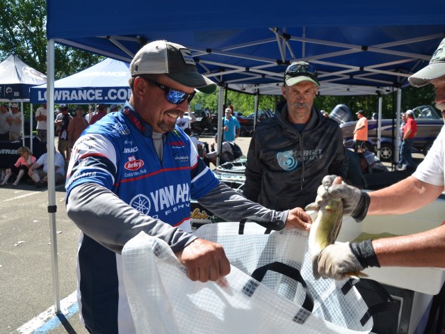 CB32D368-2431-45CE-80F2-CD61FCA8E129