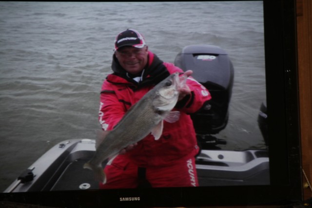 CB8766E6-2B6B-43DE-8AEB-B220E85BE944