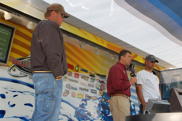 CC2093E7-738F-44AA-8730-E2FE02E25709