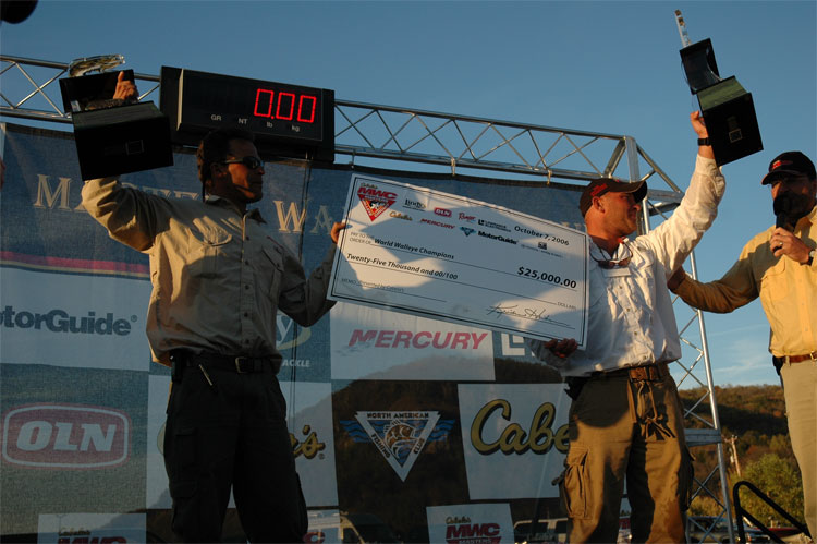 CC2E4900-0FEF-4E8B-8CF5-1FC4359E2D6B