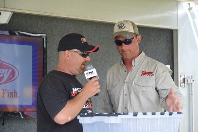 CCF64C05-9FA1-421A-AF91-E03587C5A12E