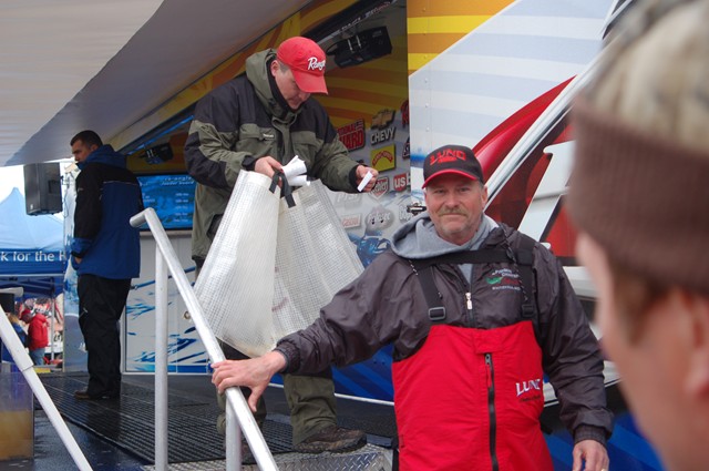 CD030129-497A-4EE7-8A00-EBA5E7361ECA