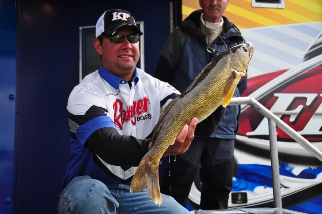 CD03B55D-E100-48B3-ABB5-15B40FFF7512