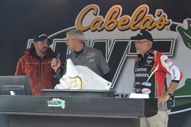 CD2490E3-A3BC-496C-B4AD-0488D16B2CD2