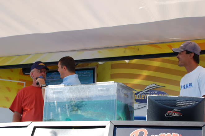 CD741E8C-8B92-428A-B776-1B415812CFEF