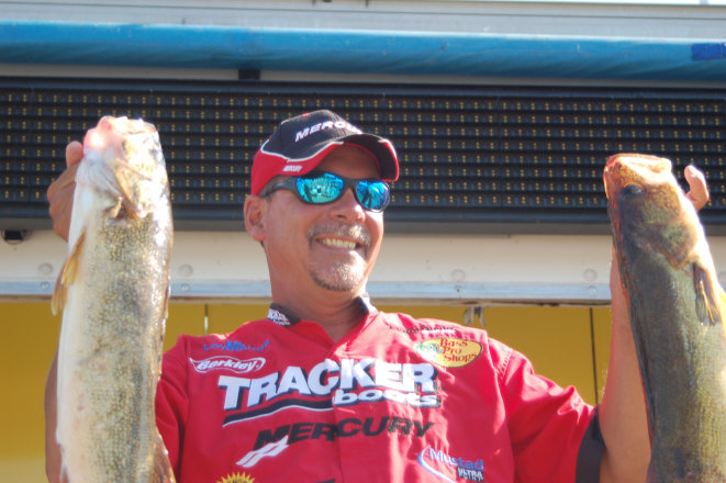 CDA8E3EF-C0E8-4358-979E-CB71746F18DF