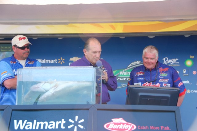 CDF6BC03-E9F4-4BDC-B8C1-853B370A2724