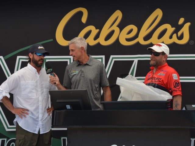 CE3C55E3-F9F6-4EEC-8331-1F05173E394E