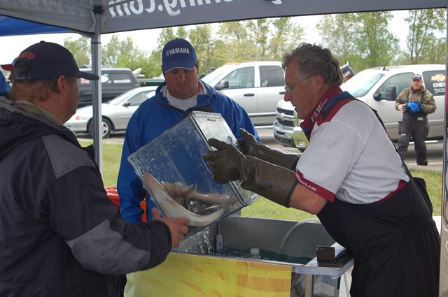 CE72C95E-2AD9-4BE2-94C3-5AB46D9D74F8