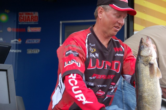 CE7B2D55-35A6-4176-B7DE-99BF4DE162B1