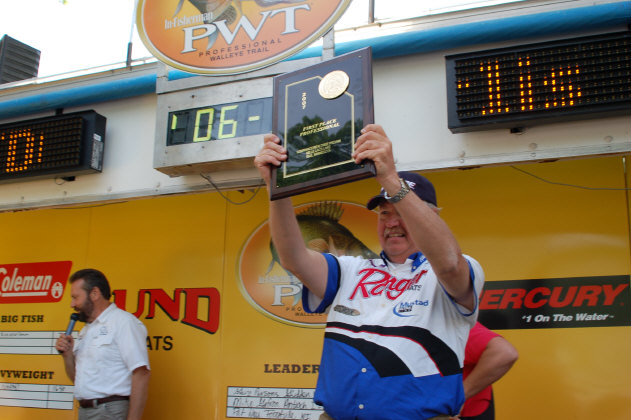 CE7FE11A-5315-4494-BC40-F6F7AD357916