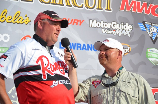 CE8E55DC-0D6C-4154-9BC0-604D85FDCE73