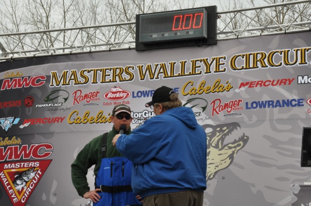 CE93EE7E-95B1-4874-8E5B-B1667E0B9D99