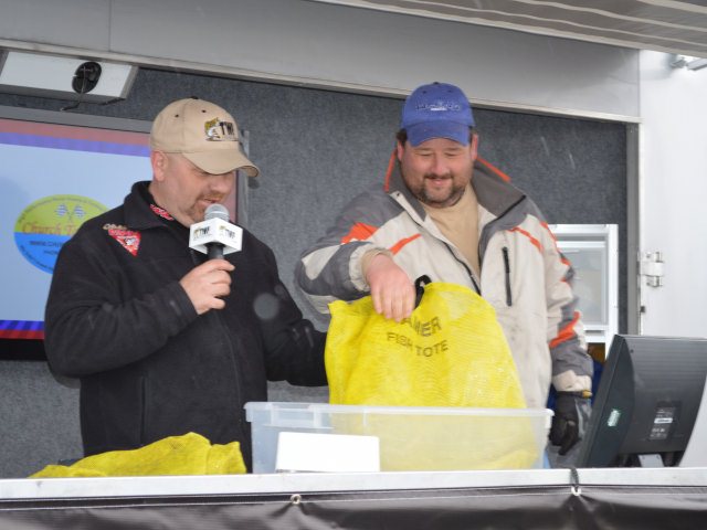 CEB9E575-0BEC-484A-93EF-9B5E492F36B0