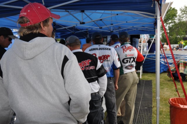 CEF86C26-B1F1-436D-9D06-CA6280E3D72B