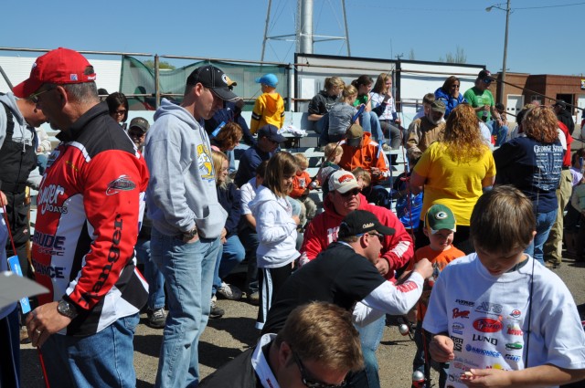 CF140DF9-4C06-47CA-AD33-0BF14F6EF40A