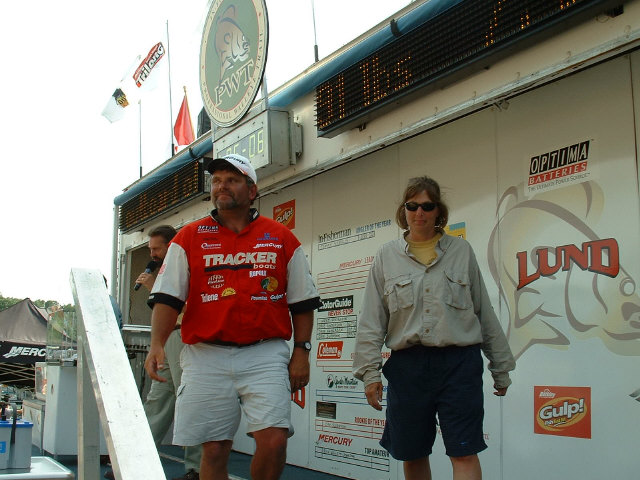 CF27BFA4-54C3-462A-B29C-8B289A9F2A22