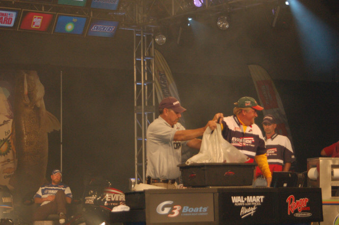 CF410640-6FE6-414E-8431-0ECF58038746