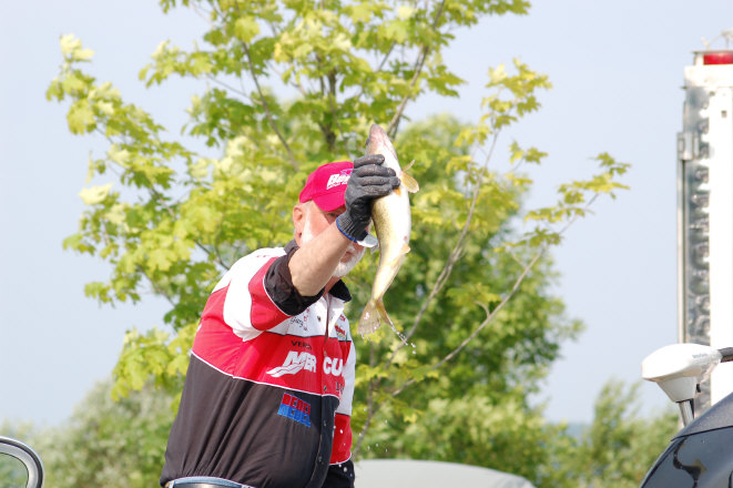 CF74DFE8-A479-4C27-9302-B95F337317A3