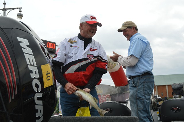 CF865032-FE6A-45E7-BBE7-42689EC86177