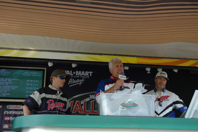 CFDD3A16-B3F8-446A-B883-D0E8EDC8712F