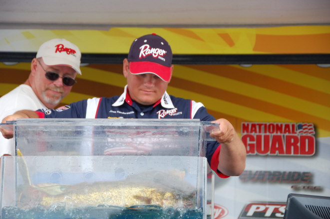 2319F79F-900C-4BA3-A82F-AC6E65D5501F