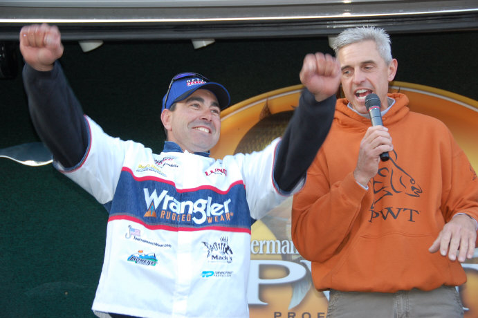 D09969E7-4C98-4420-A152-13213A21A8C3