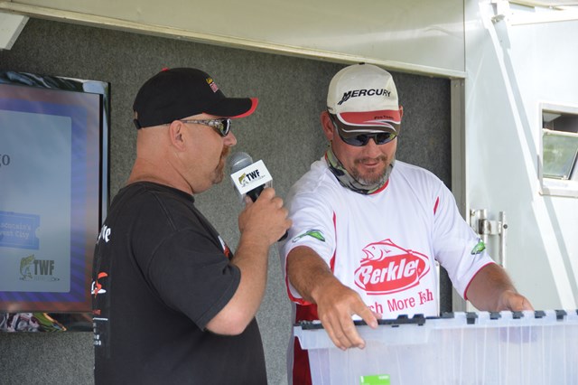 D0D735E1-0F36-4CB9-85A4-8B0CA225A1BC