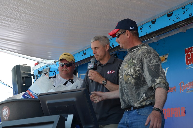 D107B958-464B-4829-9DA2-851E87A7E293