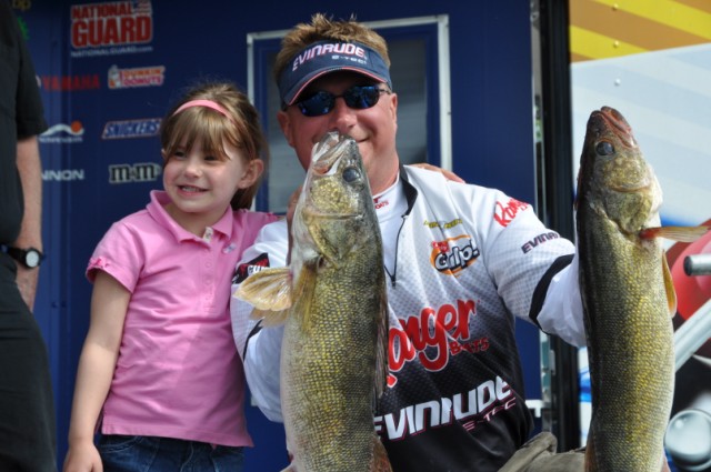 D149E8E5-66D5-465B-8BBC-630B10D0BF19