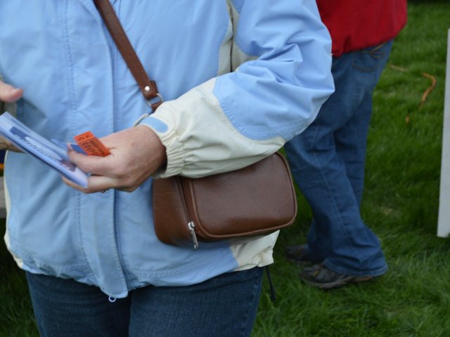 D1587B04-48AC-4AC4-B9DA-88823BC991DD