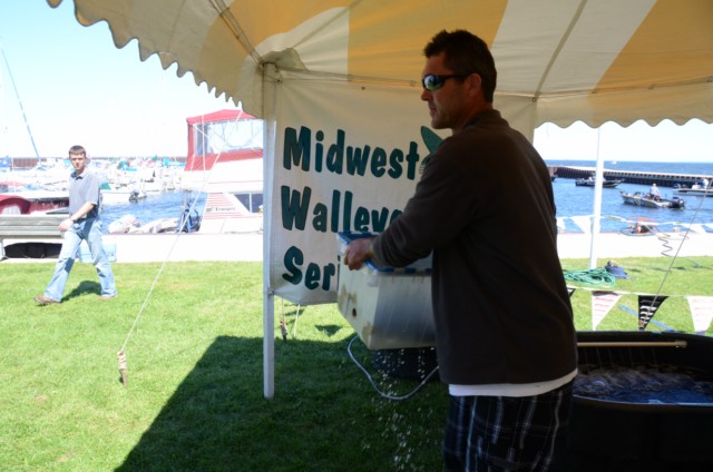 D18C28A0-5DF8-4EFB-836F-FB12706B60FC