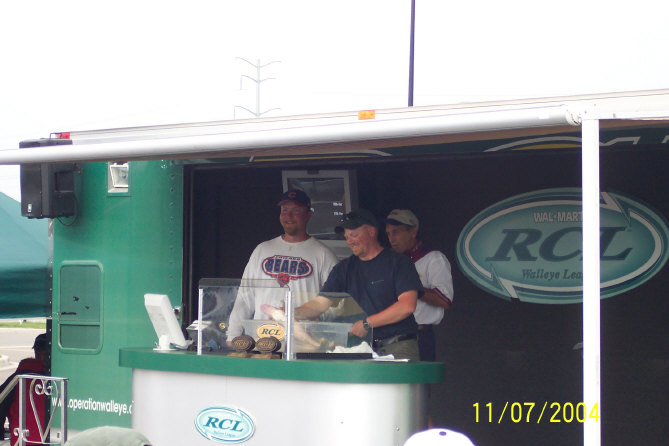 D1EE8B7B-4294-464C-B6D5-5D4349C39C93