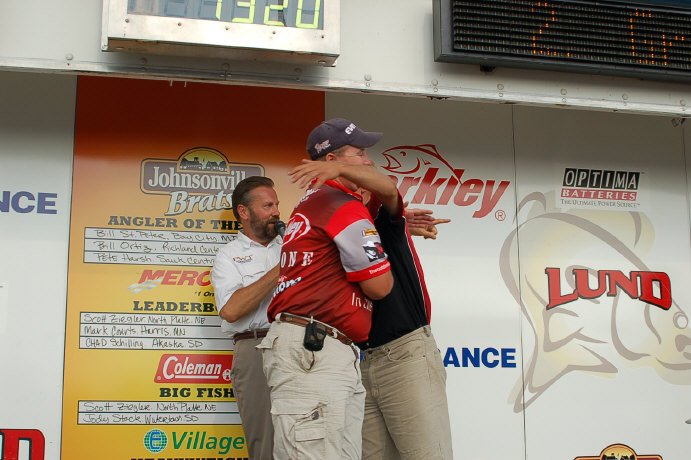 D1FAE212-70A5-4026-8915-3BEED2F79C6F