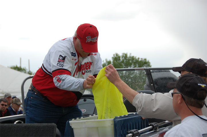 D1FB503F-2EBB-4264-9963-84151ABEF2D1