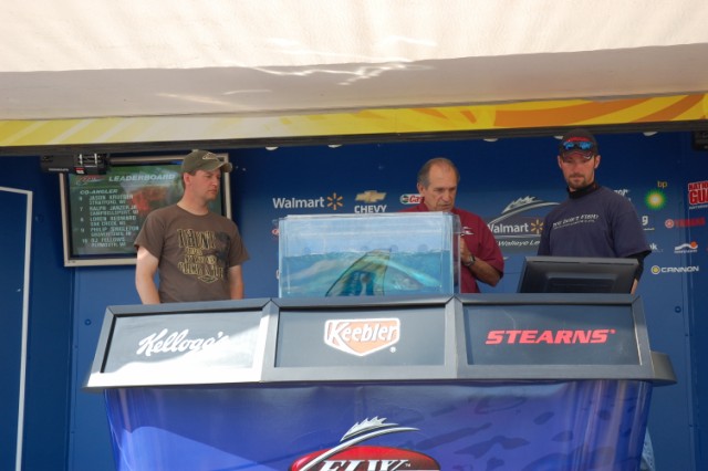 D214E792-6405-44C9-A75A-BA3D0C0A3784